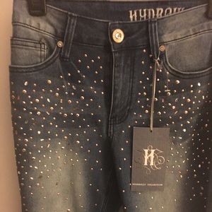 NWTA✨ HYDRAULIC Brand Size 6 w/stretch Skinny ankle jeans Brand New & PERFECT✨